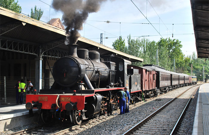 Locomotora Baldwin 140 con la composicin del tren de la fresa (Aranjuez). Foto: Alberto de Juan