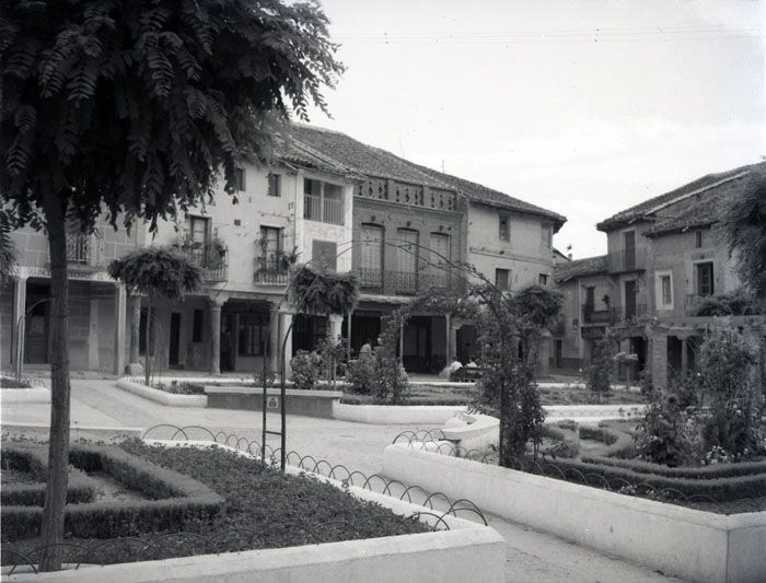 Imagen de la población vallisoletana de Olmedo en 1954.Foto Colección Vicente Garrido. AHF