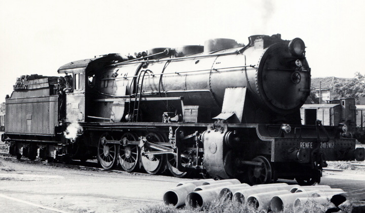 Locomotora "Mastodonte" de Andaluces de la serie 4201 a 4235. Fotografía de Xavier Santamaría