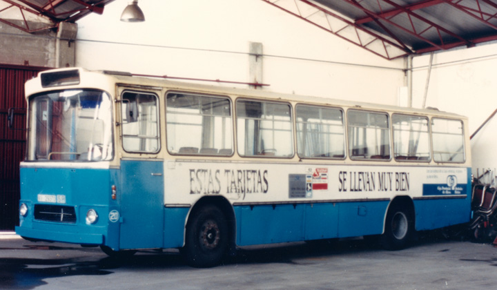 Autobús Pegaso de Tuvisa fotografiado por Javier Vivanco en 1990.