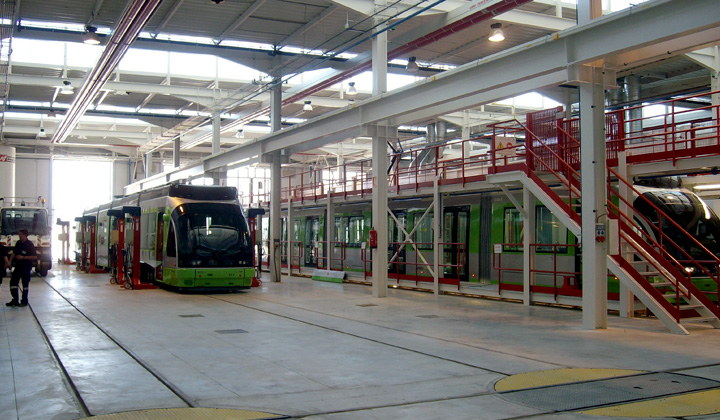 Los talleres del nuevo tranvía de Vitoria se encuentran junto al final de línea de Ibaiondo.