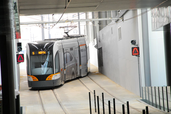 Cuando se complete la L6, tranvía Orbital, se circunvalará la ciudad y permitirá unir los principales centros de actividad de la periferia de Valencia con la red de metro y tranvía