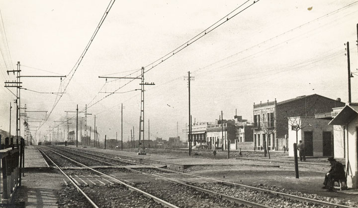 Electrificación de San Adrián de Besós en el trayecto de Barcelona a Mataró. Archivo Histórico Ferroviario FF-0375