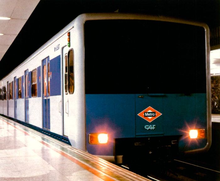 CAF entrega la nueva serie de unidades 5500 a Metro de Madrid en 1994.