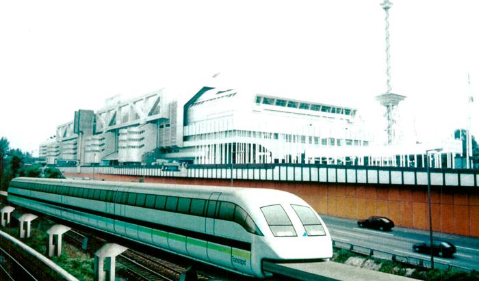 En 1997 se anunciaba la circulación del tren alemán  de levitación magnética Transrapid para 2004, con una velocidad de 400 km/h.