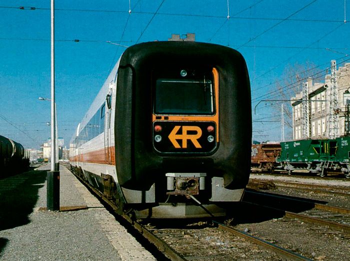 Servicios de TRD inaugirados en 1999 entre Madrid, avila y Salamanca.