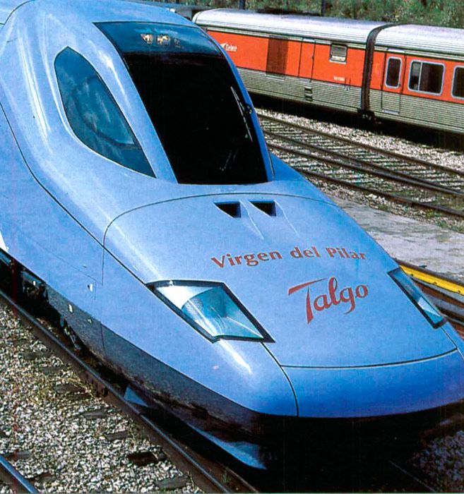 El Talgo 350 inicia en 2000 sus pruebas en la va de alta velocidad Madrid a Sevilla.