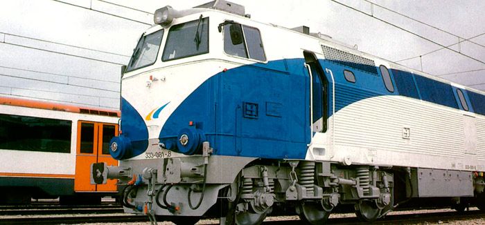 Nueva imagen para las locomotoras 333 de la UN de Grandes Lneas en 2000.
