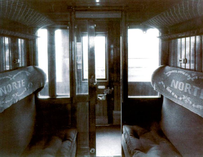 Interior del coche butacas del tren real de la Compaa del Norte (1902).
