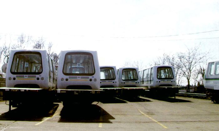 Vehculos automticos para el aeropuerto madrileo de Barajas. Los vehculos llegaron en 2003 desde Pittsburg.