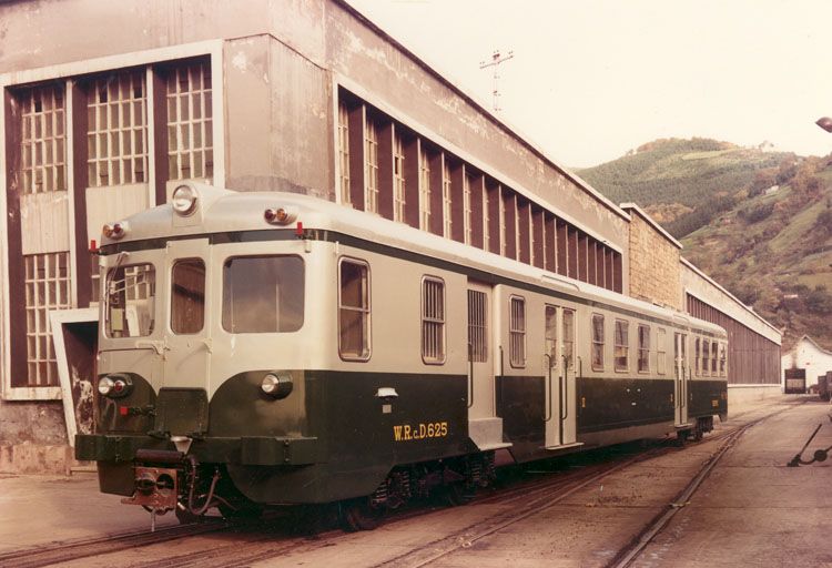 Remolque con cabina con furgón de la serie 600, construido por CAF en Beasain. Archivo EuskoTren/Museo Vasco del Ferrocarril