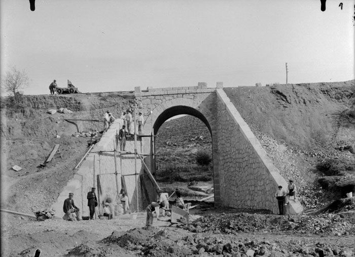 Vista de unas inundaciones en la línea Aranjuez-Cuenca, en 1920. Foto Archivo Histórico Ferroviario