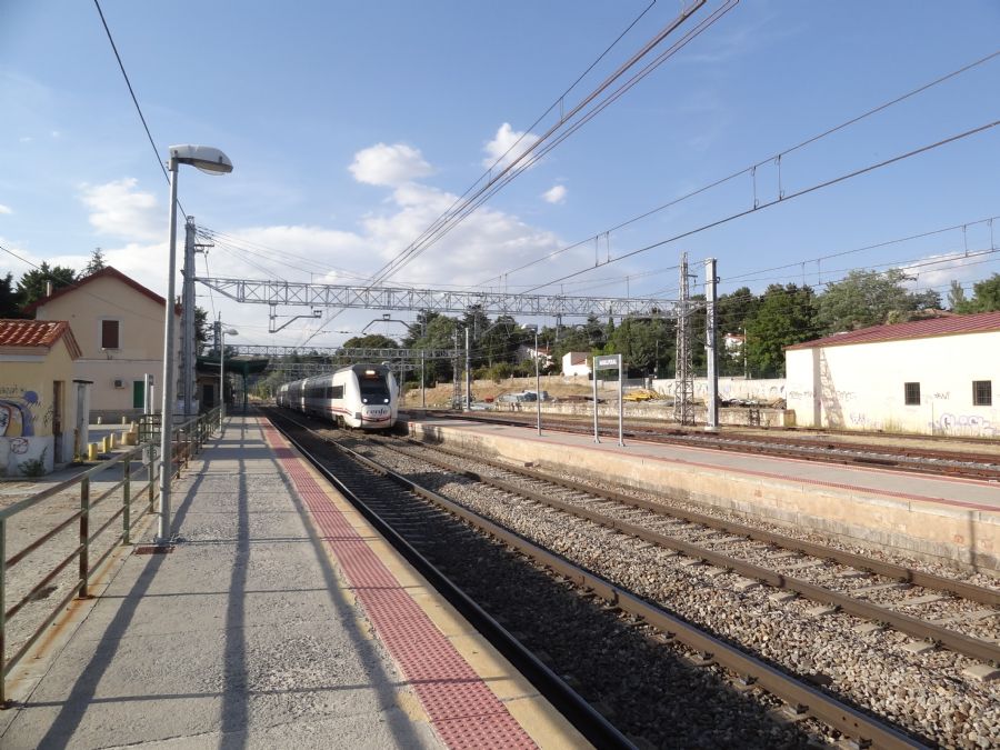 Tren MD estación Navalperal de Pinares (Ávila)