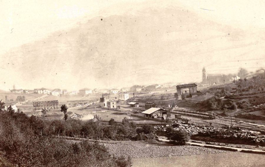 Vista de la estacin de Zumrraga en 1864. Fotografa de Jean Laurent. Archivo de la Biblioteca Nacional de Espaa. Ministerio de Cultura.